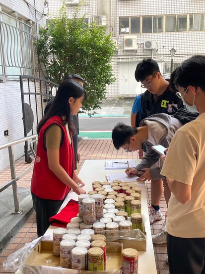 113.10.22期中關懷活動圖片