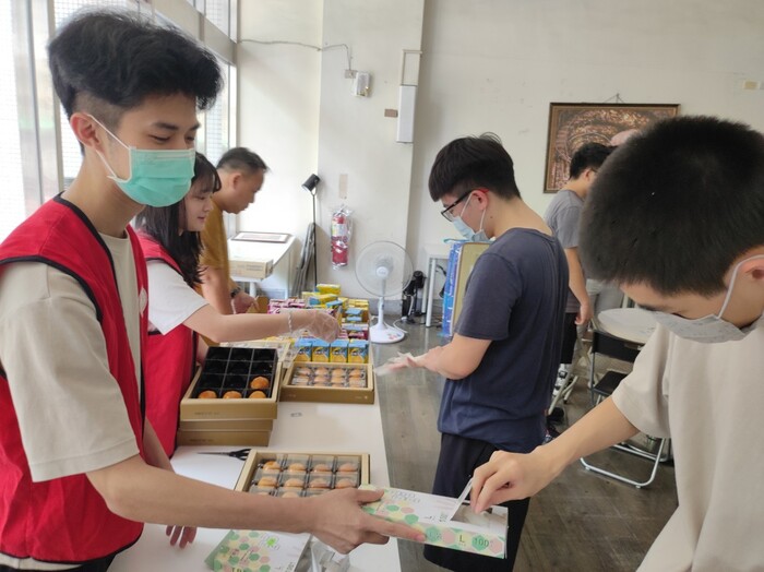 113.09.11中秋吃月餅活動圖片