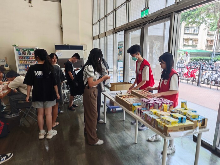 113.09.11中秋吃月餅活動圖片